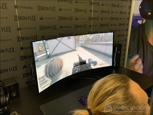 Corsair révèle un écran gaming OLED souple de 45 pouces