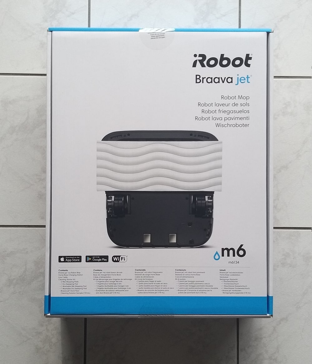 Robot nettoyeur IROBOT BRAAVA JET M6 + 2 flacons de solution de