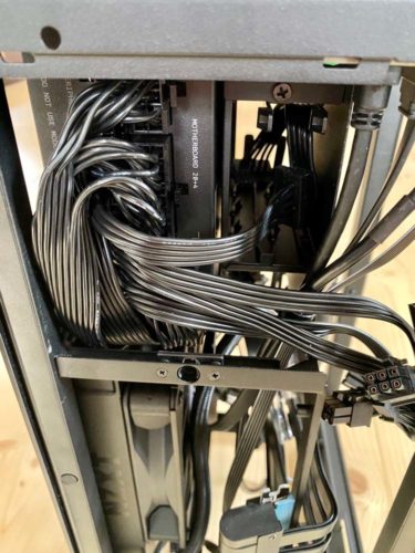 Le boitier NZXT H1 cables
