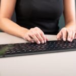 Cherry dévoile un nouveau clavier sans-fil : le KW 9100 Slim ! Cherry KW 9100 SLIM
