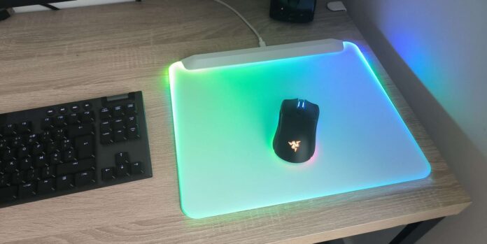 Tapis de souris Firefly V2 Pro & Souris Cobra Pro RAZER